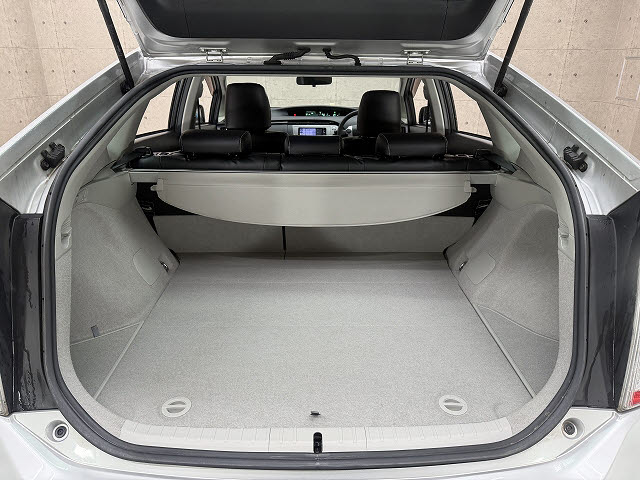 トヨタ プリウス S