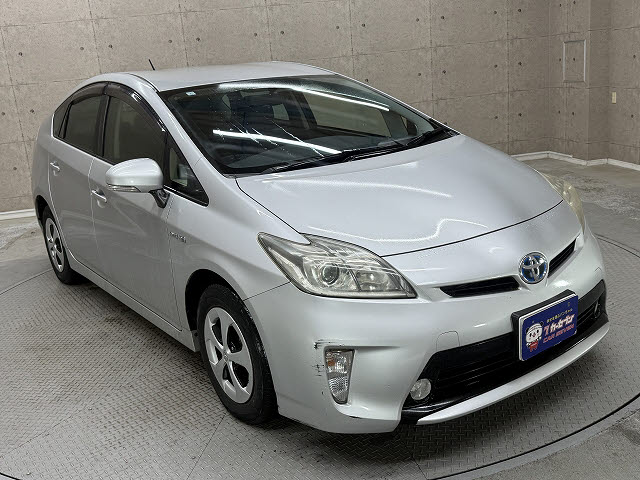 トヨタ プリウス S