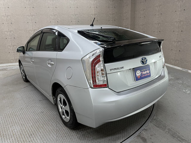 トヨタ プリウス S
