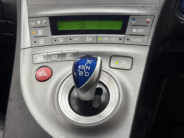 トヨタ プリウス S