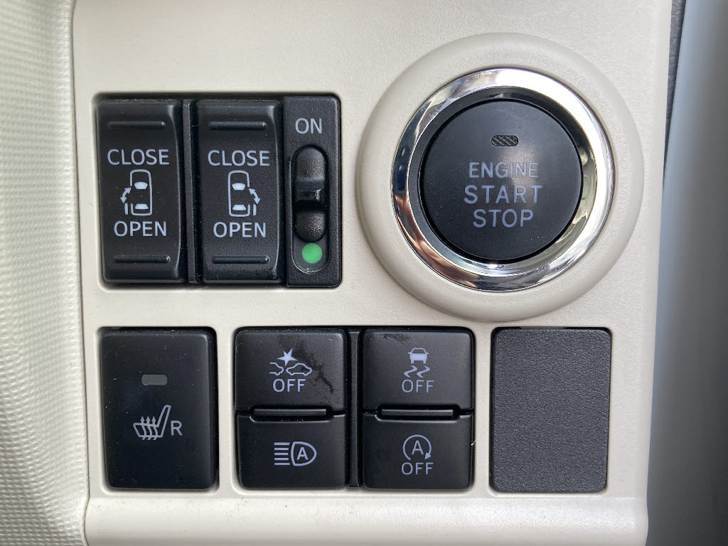 ダイハツ ムーヴキャンバス 4WD GﾒｲｸｱｯﾌﾟLTD SAⅢ