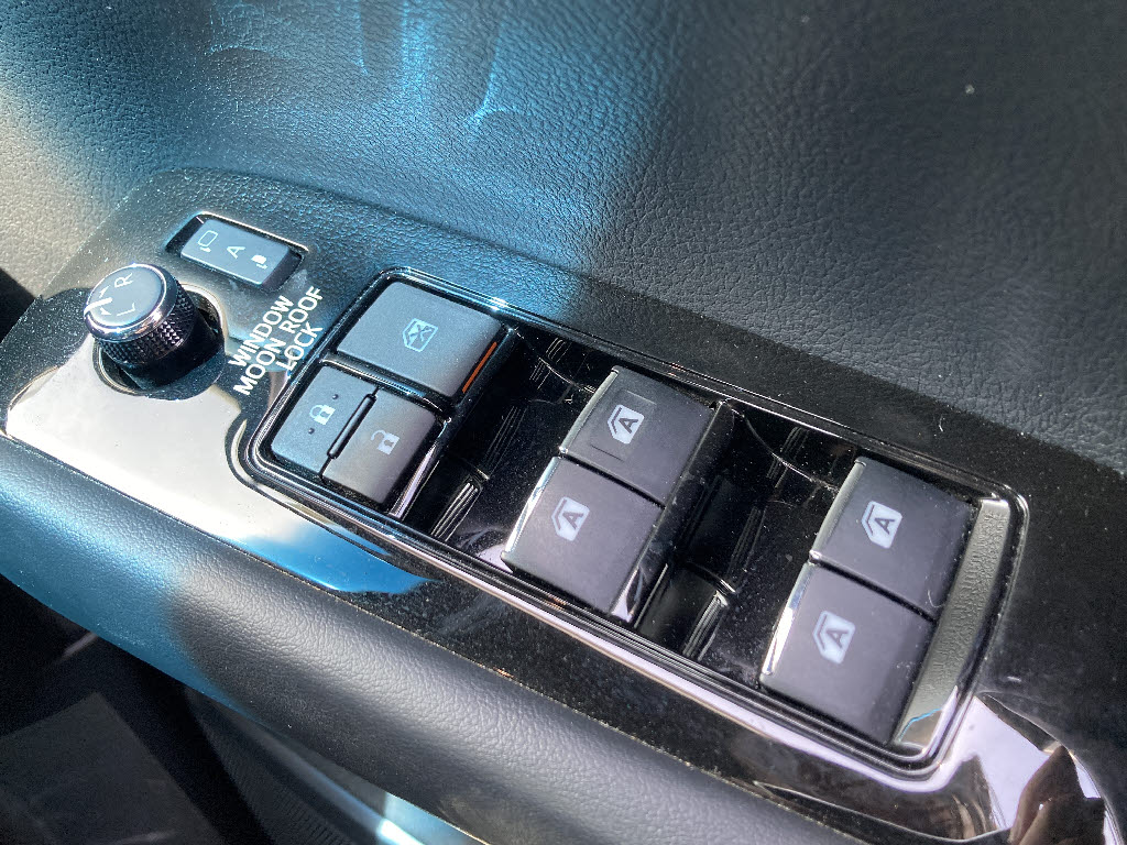 トヨタ ｳﾞｪﾙﾌｧｲｱﾊｲﾌﾞﾘｯﾄﾞ 4WD ｴｸﾞｾﾞｸﾃｨﾌﾞﾗｳﾝｼﾞZ