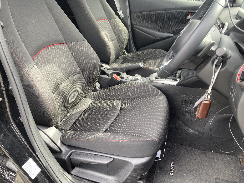 マツダ マツダ２ XD　Black Tone Edition