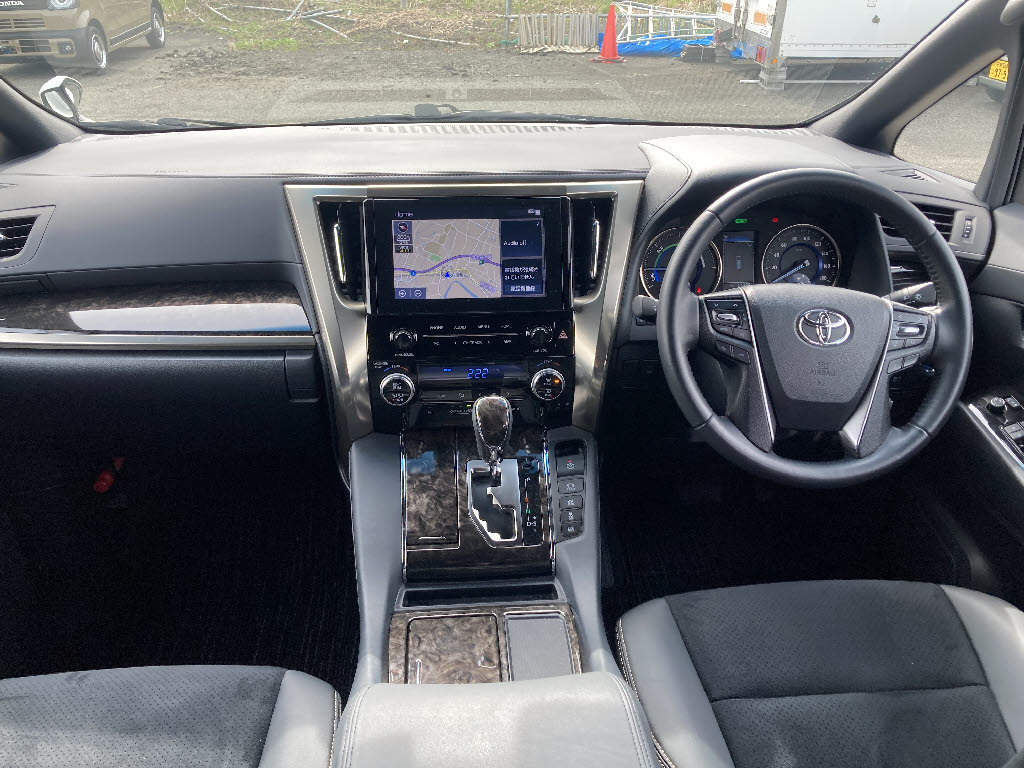 トヨタ ｱﾙﾌｧｰﾄﾞ ﾊｲﾌﾞﾘｯﾄﾞ ﾀｲﾌﾟｺﾞｰﾙﾄﾞⅢ 4WD