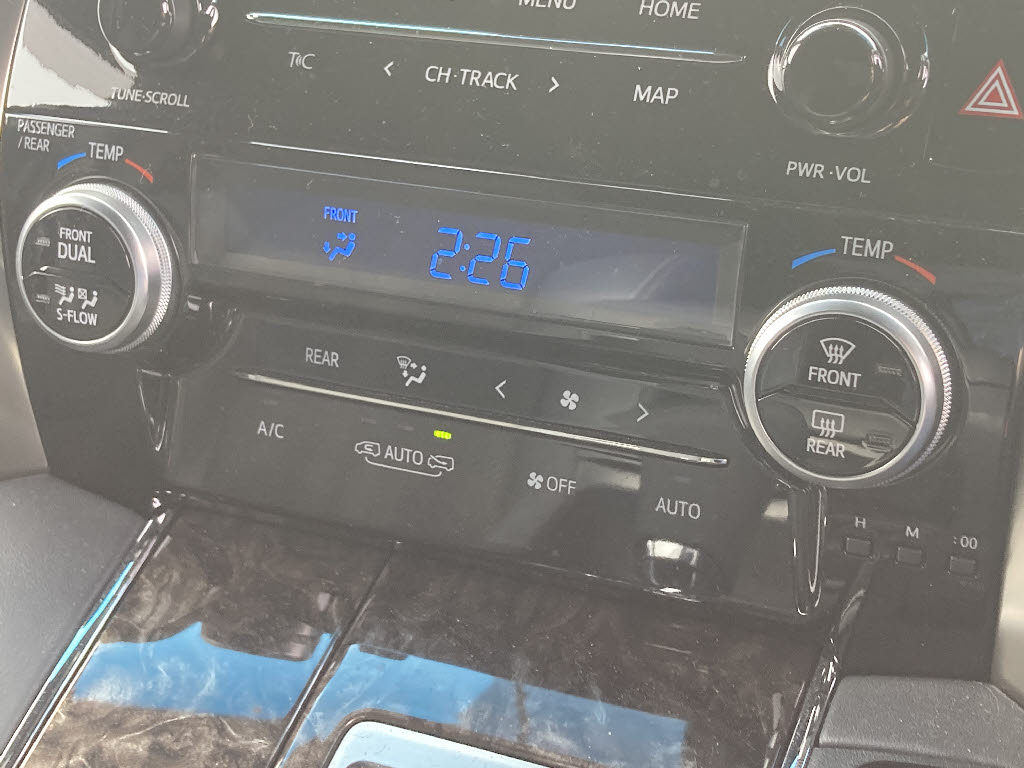 トヨタ ｱﾙﾌｧｰﾄﾞ ﾊｲﾌﾞﾘｯﾄﾞ ﾀｲﾌﾟｺﾞｰﾙﾄﾞⅢ 4WD