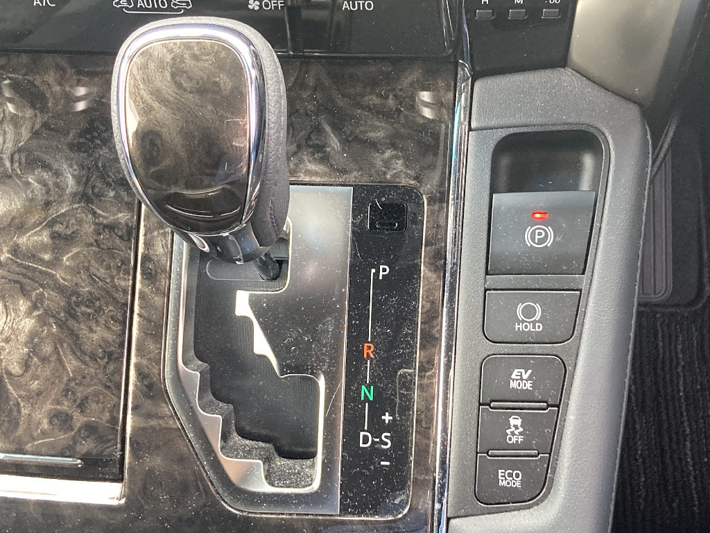 トヨタ ｱﾙﾌｧｰﾄﾞ ﾊｲﾌﾞﾘｯﾄﾞ ﾀｲﾌﾟｺﾞｰﾙﾄﾞⅢ 4WD