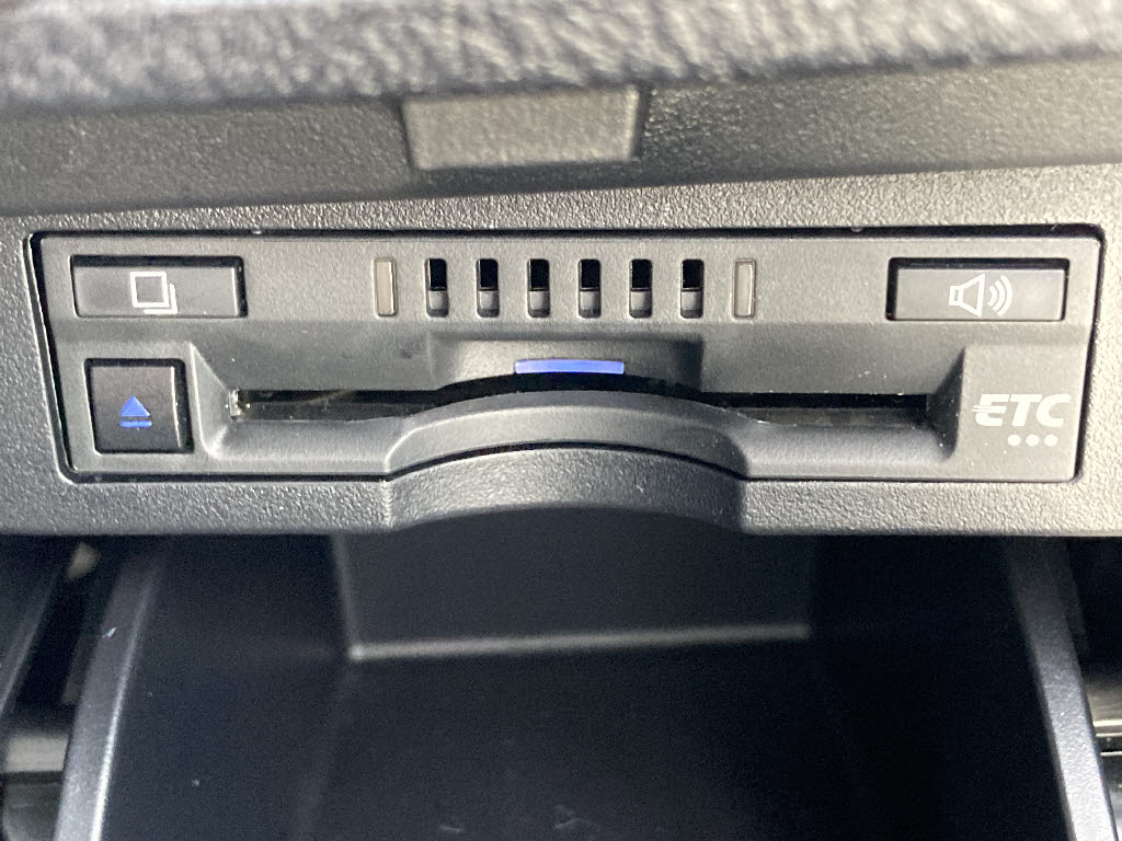 トヨタ ｱﾙﾌｧｰﾄﾞ ﾊｲﾌﾞﾘｯﾄﾞ ﾀｲﾌﾟｺﾞｰﾙﾄﾞⅢ 4WD