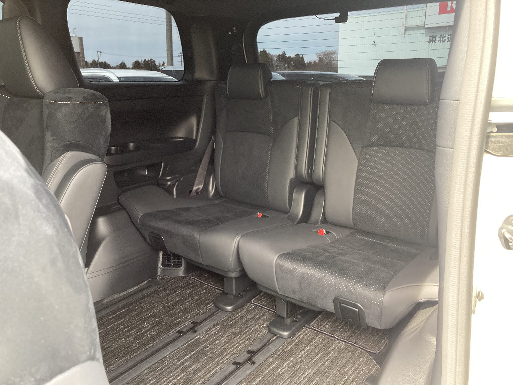 トヨタ ｱﾙﾌｧｰﾄﾞ ﾊｲﾌﾞﾘｯﾄﾞ ﾀｲﾌﾟｺﾞｰﾙﾄﾞⅢ 4WD