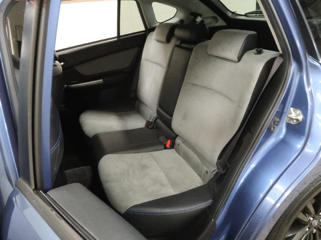 スバル ｲﾝﾌﾟﾚｯｻｽﾎﾟｰﾂHV 2.0i-Sｱｲｻｲﾄ