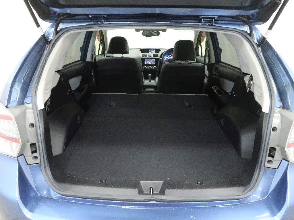 スバル ｲﾝﾌﾟﾚｯｻｽﾎﾟｰﾂHV 2.0i-Sｱｲｻｲﾄ