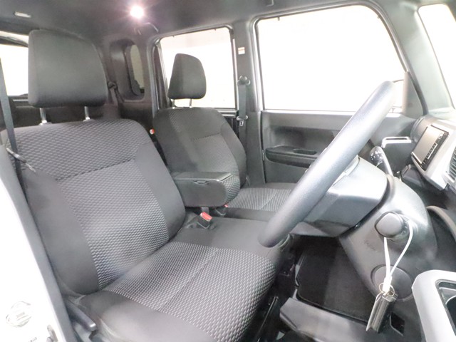 ダイハツ ウエイク Ｌ　ＶＳ　ＳＡ３