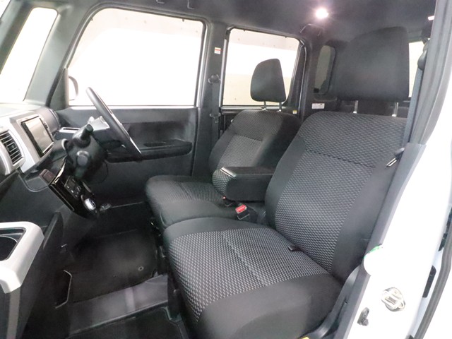 ダイハツ ウエイク Ｌ　ＶＳ　ＳＡ３