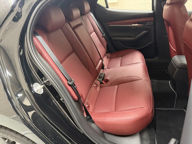 マツダ マツダ３ 15Sﾚｻﾞｰﾂｰﾘﾝｸﾞｾﾚｸｼｮﾝ