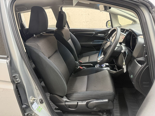 ホンダ ﾌｨｯﾄﾊｲﾌﾞﾘｯﾄﾞ Ｆパッケージ