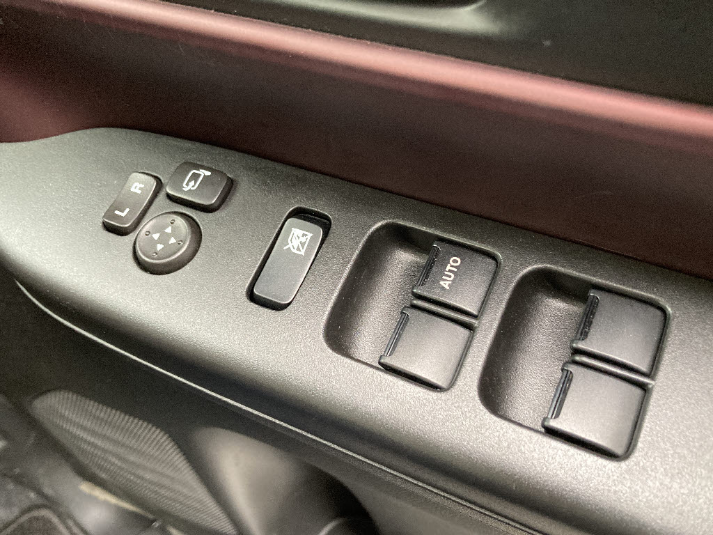 スズキ スペーシアカスタム ４ＷＤ　ＸＳ