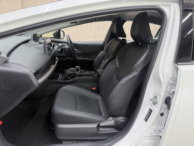 トヨタ プリウス Z