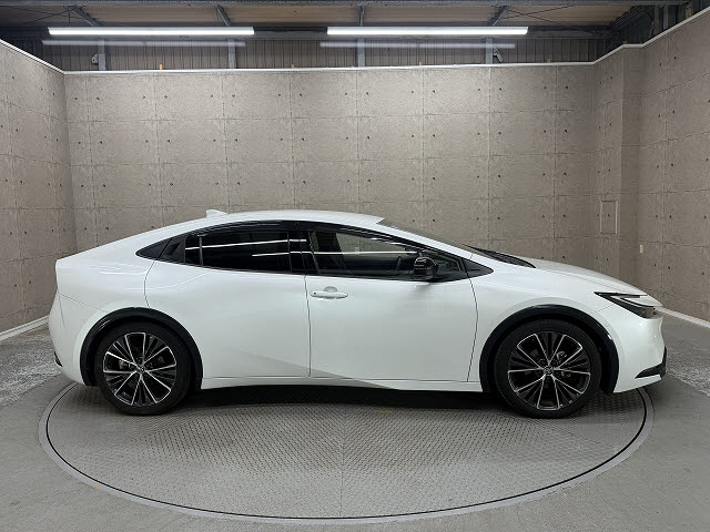 トヨタ プリウス Z