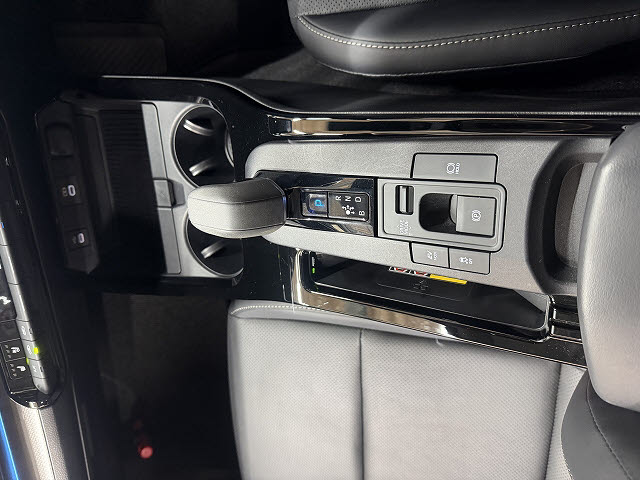 トヨタ プリウス Z