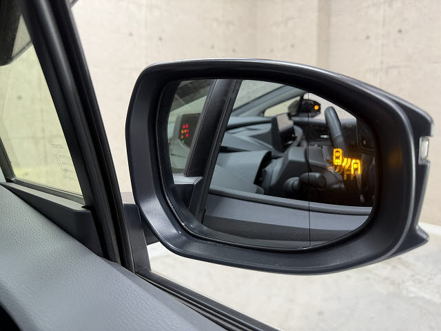 トヨタ プリウス Z