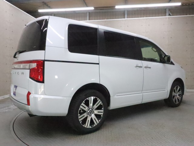 三菱 デリカＤ：５ Ｐ