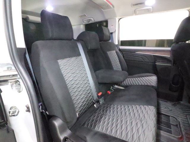 三菱 デリカＤ：５ Ｐ