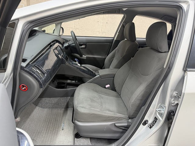 トヨタ プリウス Ｓ