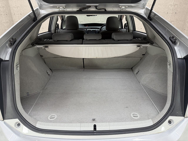 トヨタ プリウス Ｓ