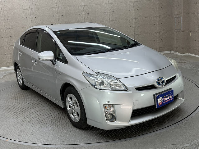 トヨタ プリウス Ｓ