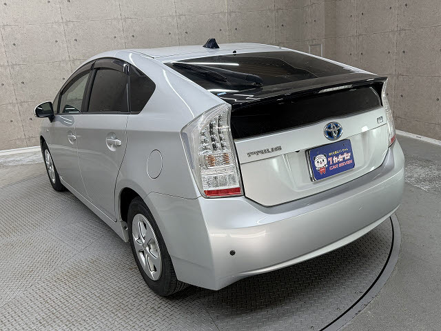 トヨタ プリウス Ｓ