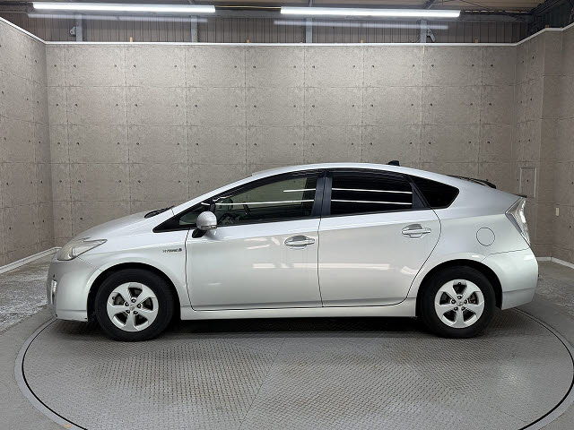 トヨタ プリウス Ｓ