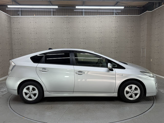 トヨタ プリウス Ｓ