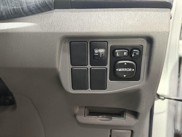 トヨタ プリウス Ｓ