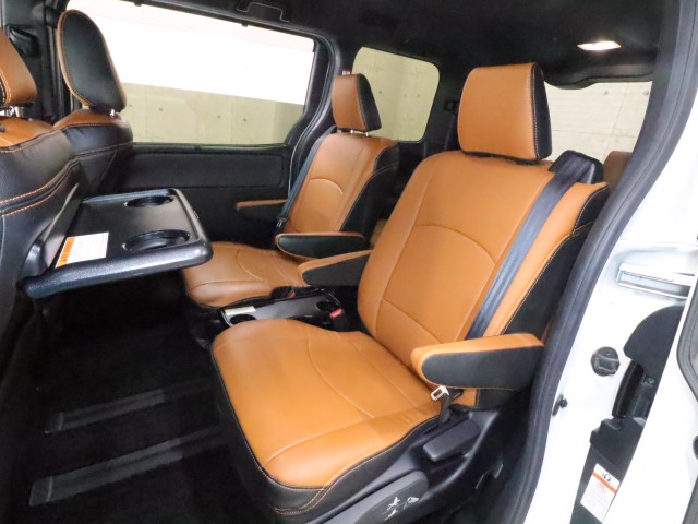 トヨタ ヴォクシー ＺＳ煌３