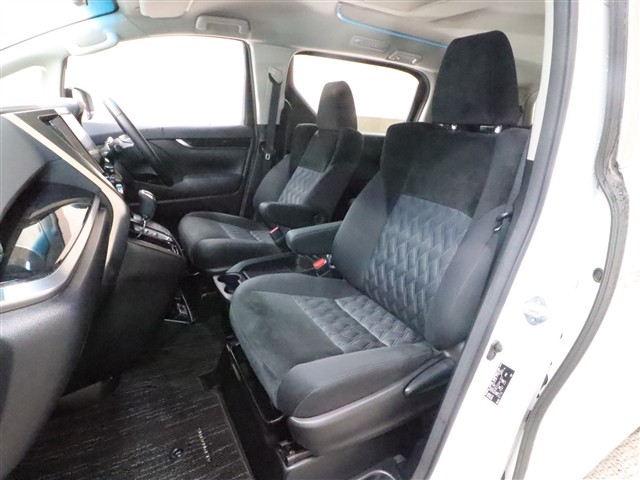 トヨタ アルファード Ｓ