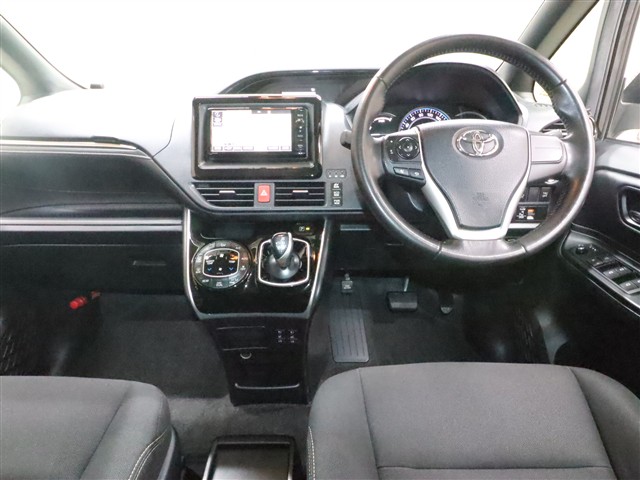 トヨタ エスクァイアＨＶ Ｘｉ