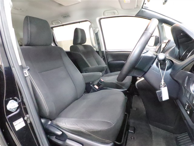 トヨタ エスクァイアＨＶ Ｘｉ