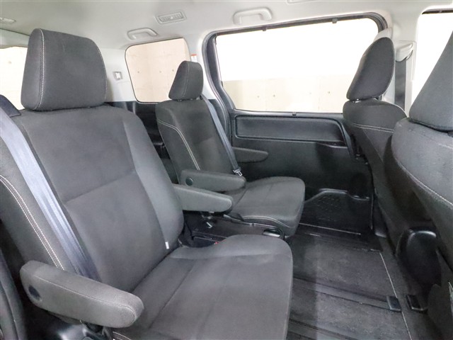 トヨタ エスクァイアＨＶ Ｘｉ