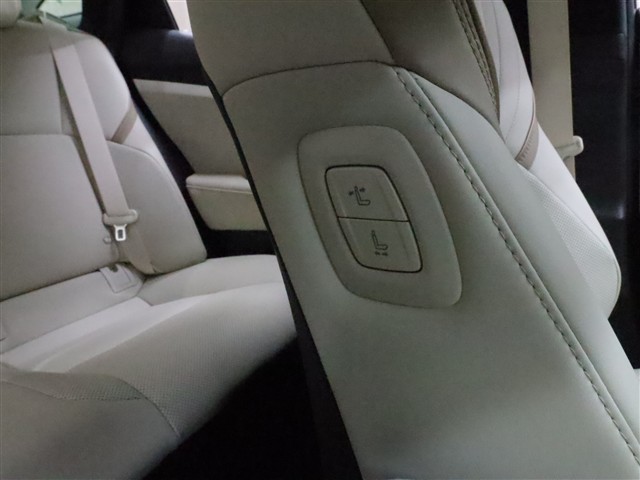 トヨタ ｸﾗｳﾝ ｸﾛｽｵｰﾊﾞｰ Ｇアドバンスドレザーパッケージ