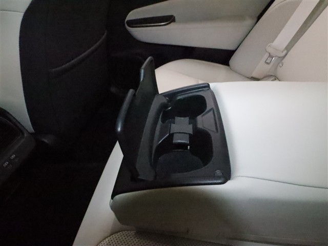 トヨタ ｸﾗｳﾝ ｸﾛｽｵｰﾊﾞｰ Ｇアドバンスドレザーパッケージ