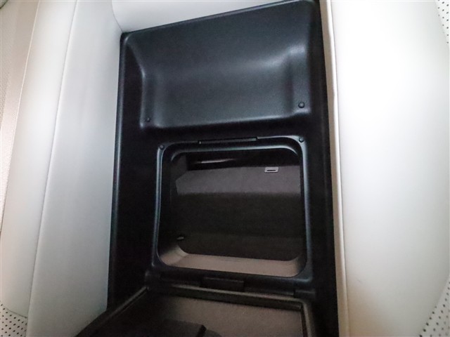 トヨタ ｸﾗｳﾝ ｸﾛｽｵｰﾊﾞｰ Ｇアドバンスドレザーパッケージ