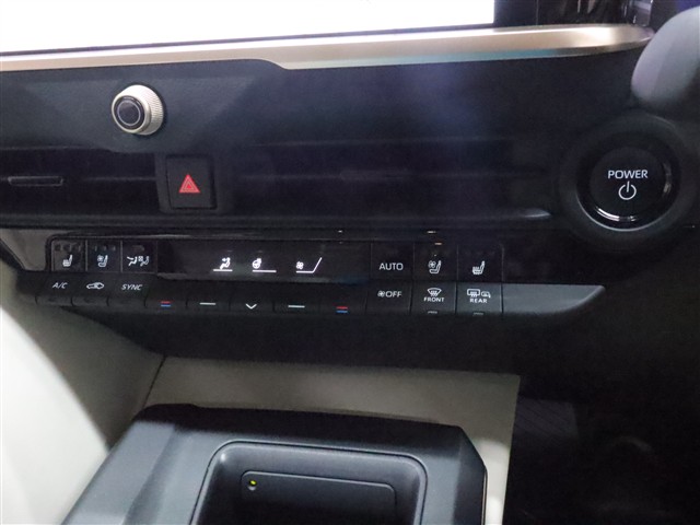 トヨタ ｸﾗｳﾝ ｸﾛｽｵｰﾊﾞｰ Ｇアドバンスドレザーパッケージ