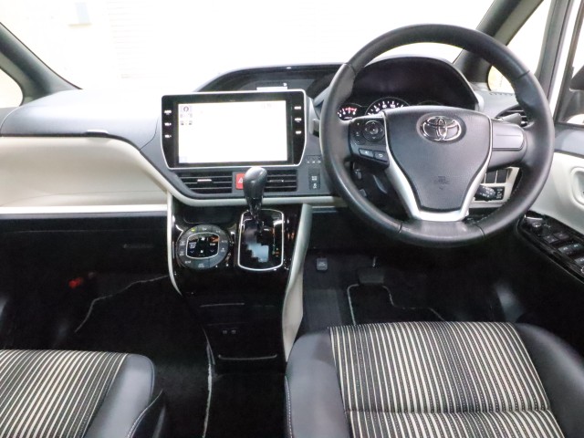 トヨタ ノア Ｓｉ　Ｗ×Ｂ２