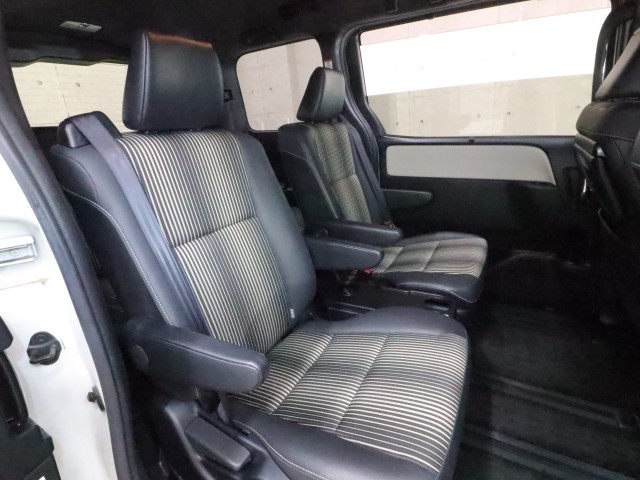 トヨタ ノア Ｓｉ　Ｗ×Ｂ２