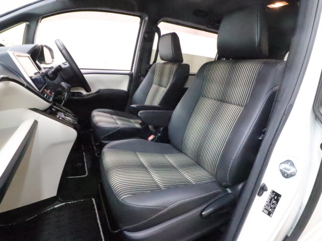 トヨタ ノア Ｓｉ　Ｗ×Ｂ２