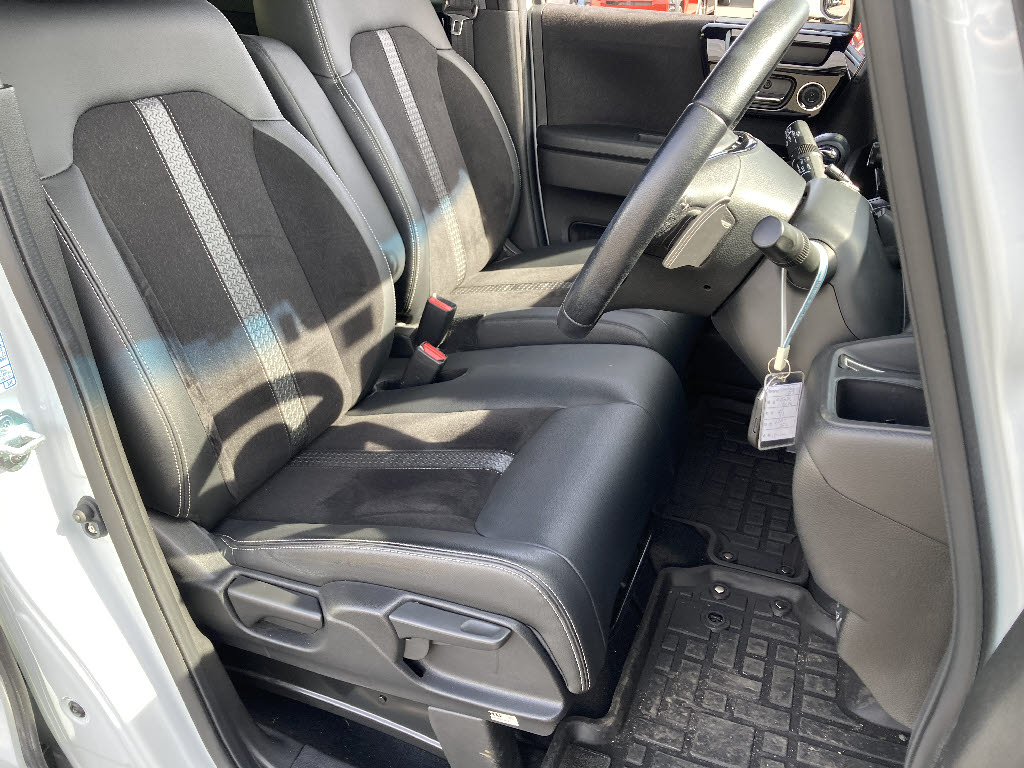 ホンダ Ｎ　ＢＯＸカスタム Lﾀｰﾎﾞ 4WD