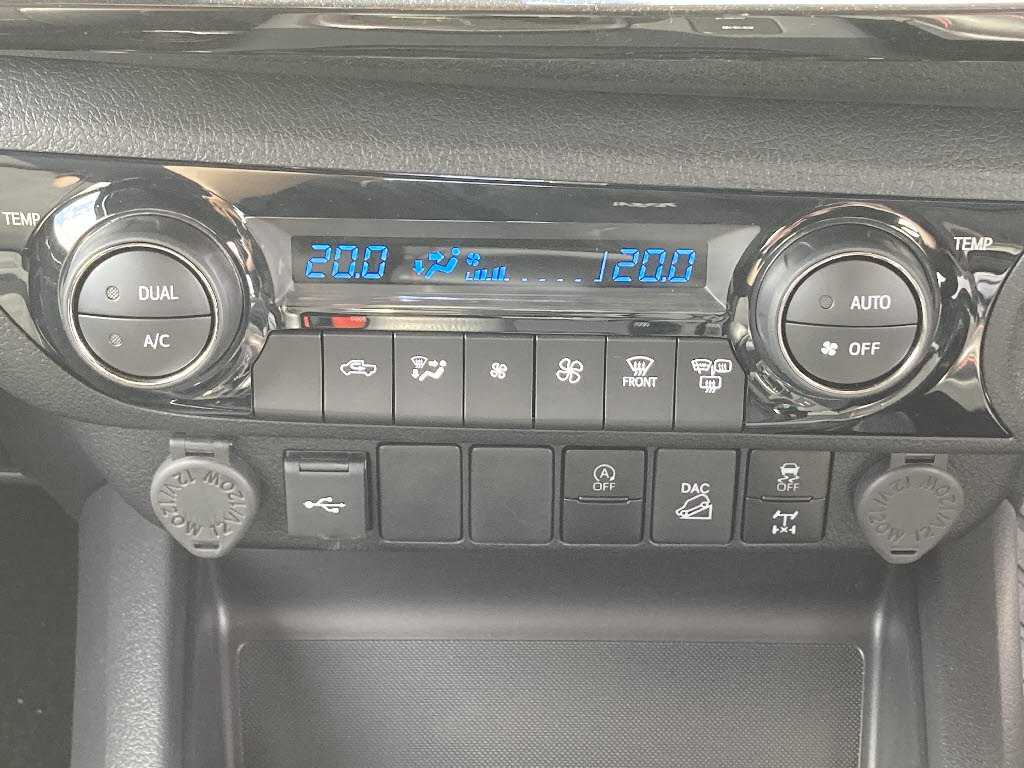 トヨタ ハイラックス Z GRｽﾎﾟｰﾂ 4WD