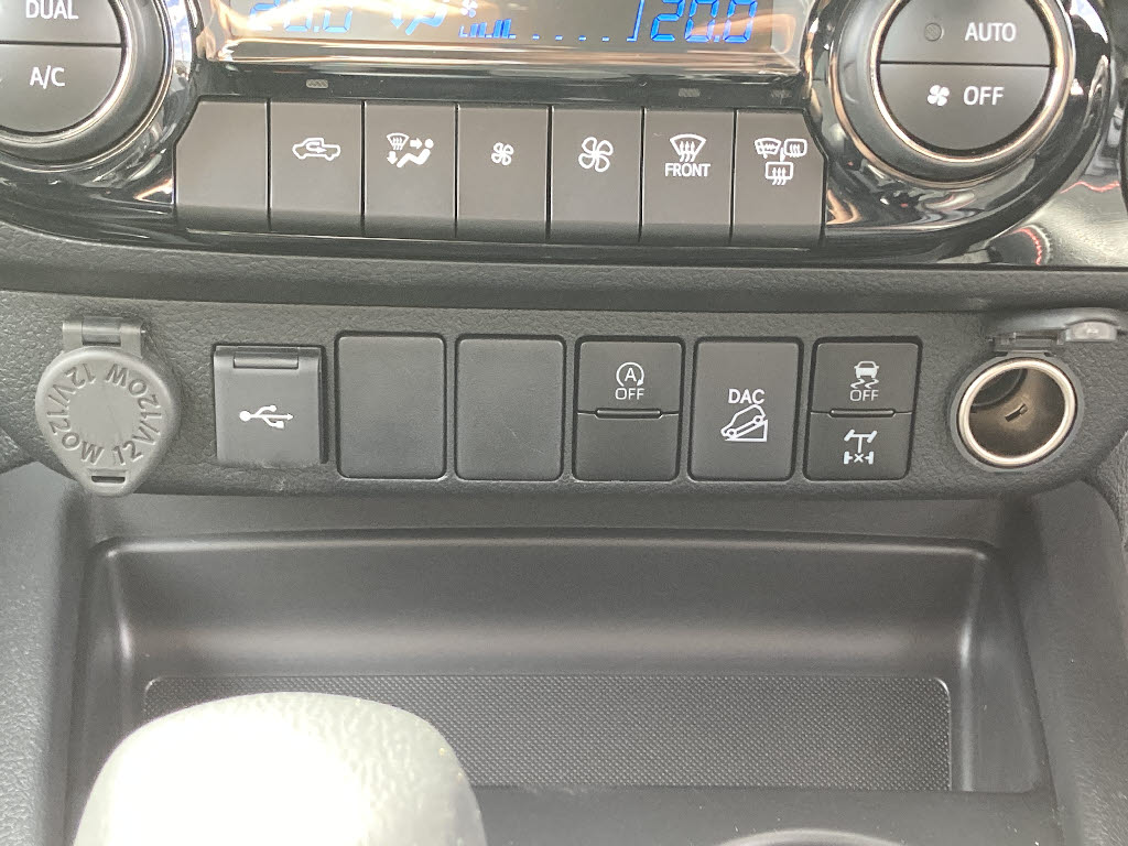 トヨタ ハイラックス Z GRｽﾎﾟｰﾂ 4WD