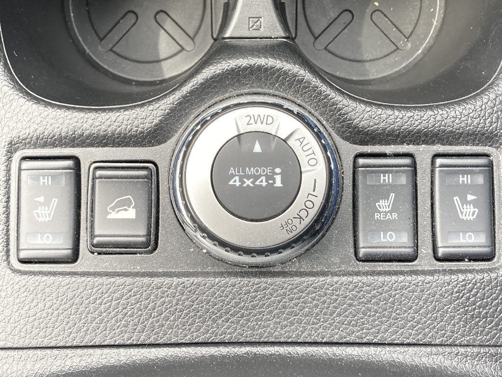 ニッサン エクストレイル 20Xi Vｾﾚｸｼｮﾝ 4WD