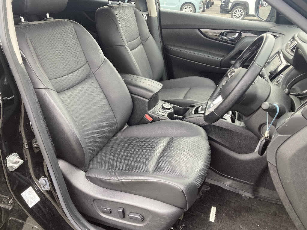 ニッサン エクストレイル 20Xi Vｾﾚｸｼｮﾝ 4WD