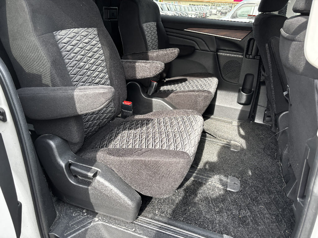 三菱 デリカＤ：５ P 4WD